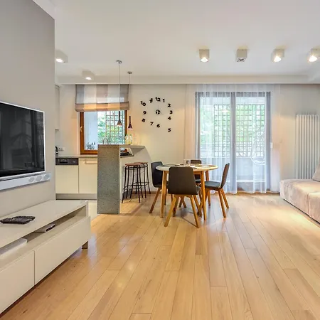 Rymarska Spacious By Bookinghost *